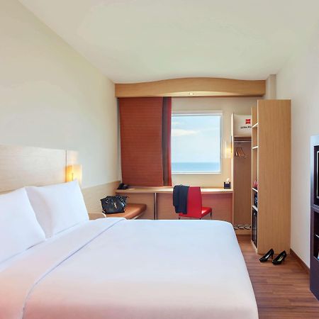 Ibis Manado City Center Boulevard Esterno foto