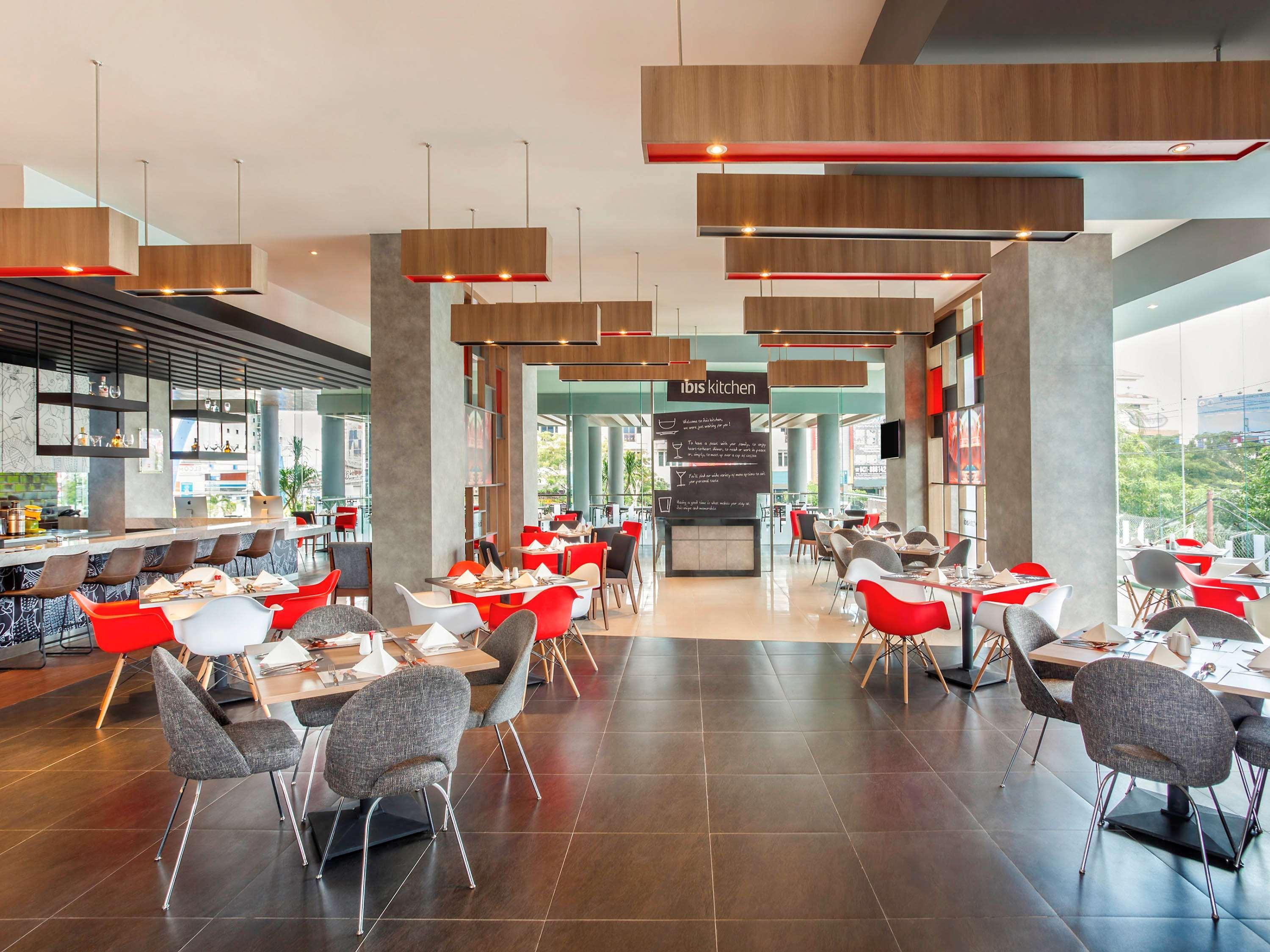 Ibis Manado City Center Boulevard Esterno foto